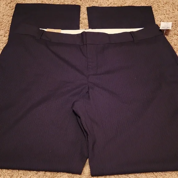 NWT Old Navy Black With Lighter Pinstripe Pants womans Size 14 - Picture 3 of 9
